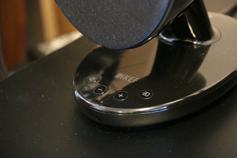 Review KEF EGG The Master Switch
